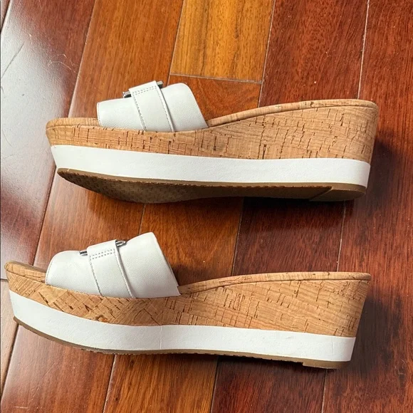 Michael Kors White and Silver Slide Sandals - Picture 4 of 6